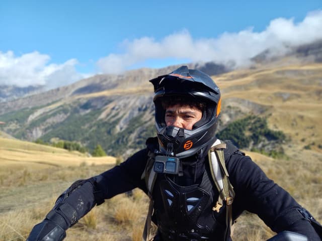 Cameraman Riding Adventure
